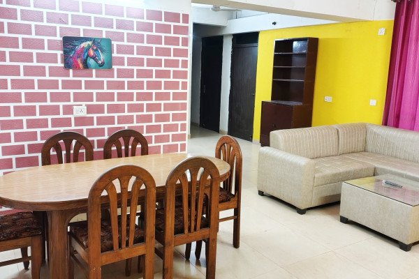 4 BHK flat for Working Bachelor