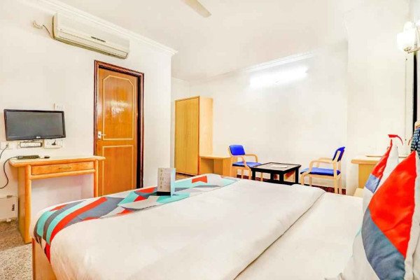 3 BHK flat for Working Bachelor in Noida