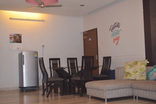 3 BHK flat for Working Bachelor in Noida