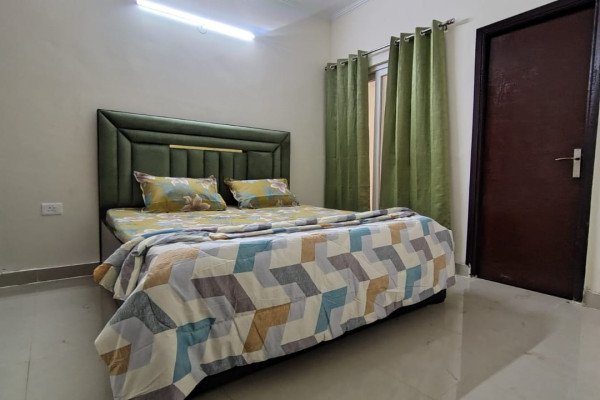 3 BHK Full Furnished Sharing Flat in Techzone 4