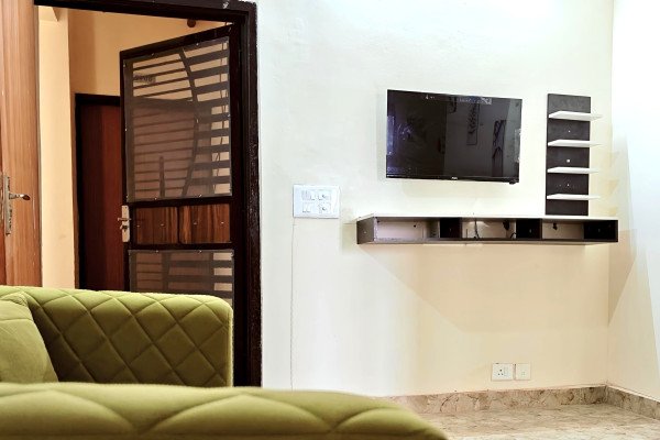 3 BHK Full Furnished Sharing Flat in Techzone 4