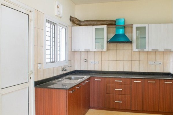 Private Room/ Sharing Room in Sector 51 Noida Metro station