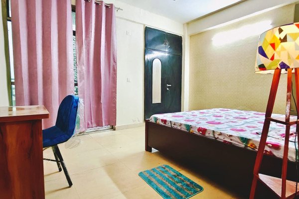 Private Room for Rent in 3BHK Furnished Flat