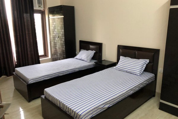 Twin Sharing Room in 3BHK Flat