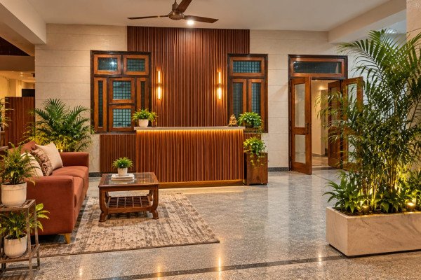 Premium Twin-Sharing Accommodation for Working Professionals in Greater Noida